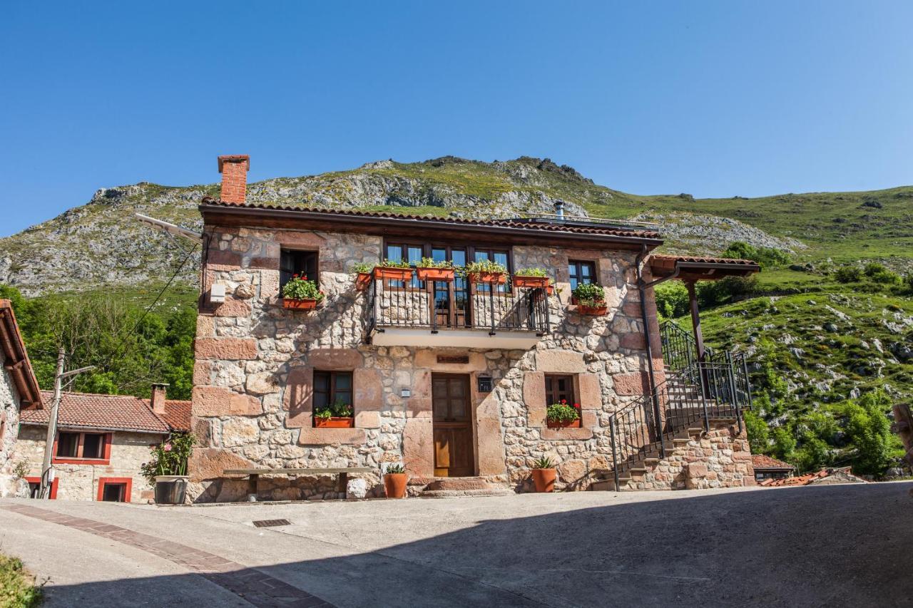 Apartamentos Rurales El Tio Pablo Picos De Europa Tresviso Exteriör bild